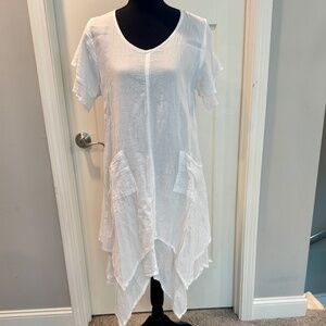 Zury Dress, S/M, EUC, White, Handkerchief Hem, Shirtsleeve, Smock style